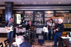 12814813_930745683700241_7849566160812736061_n